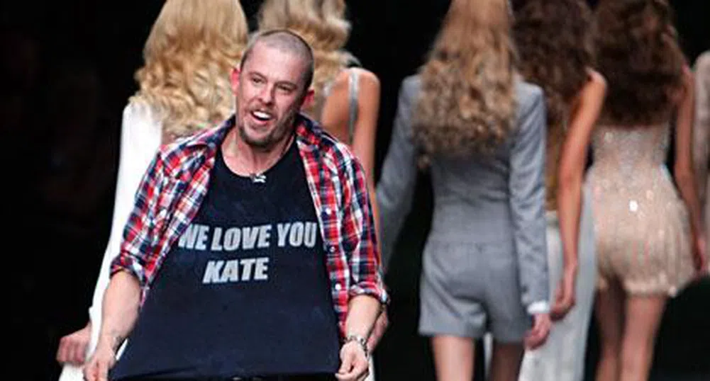 Маккуин завещал 50 хил. на кучетата си