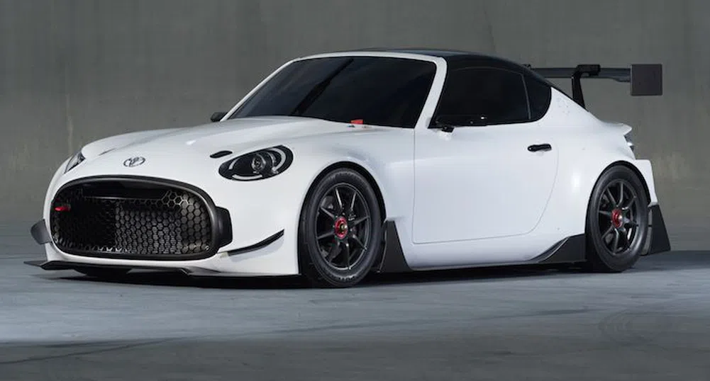 Toyota представи концепцията си за мини спортен автомобил