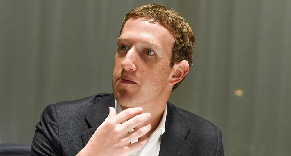 Закърбърг продаде акции на Facebook за 95 млн. долара