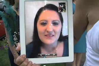 Жена присъства на сватба чрез iPad