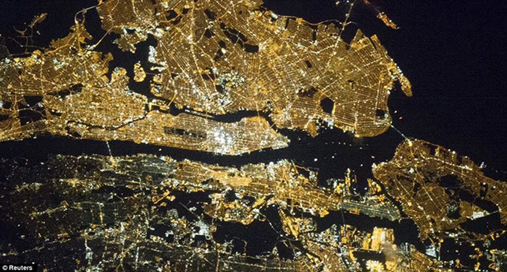 Градовете нощем, видени от Космоса
