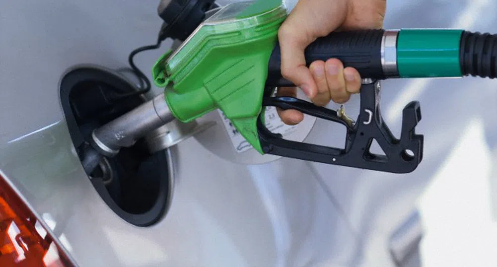 Shell и BP фиксирали цените на горивата от десетилетие
