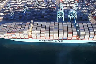Кораб постави рекорд, натоварвайки 17 603 контейнера