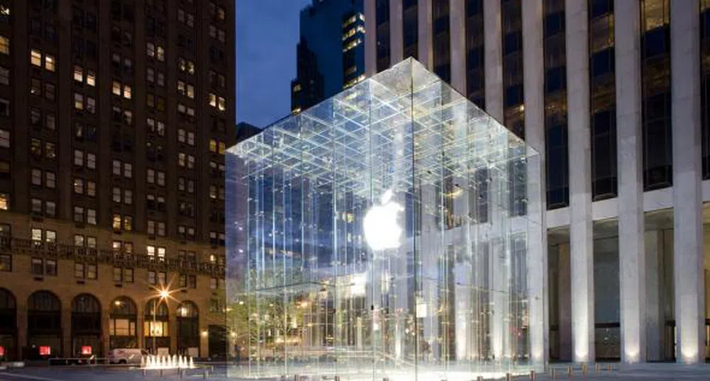 4000 посетиха новия магазин на Apple в първия ден