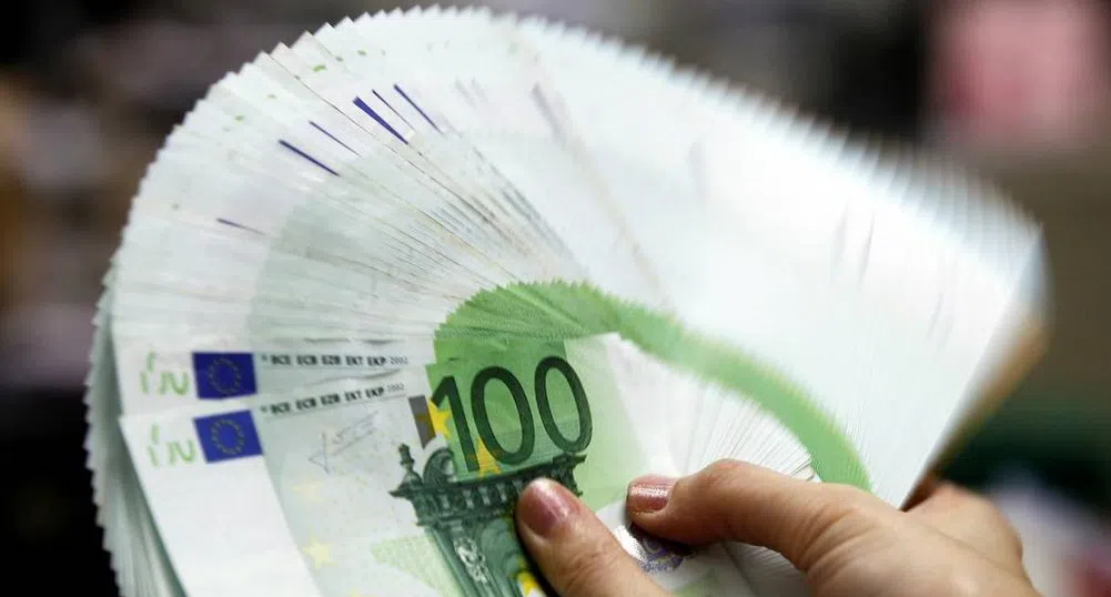 Колко са кредитите у нас за суми над 100 000 лв.