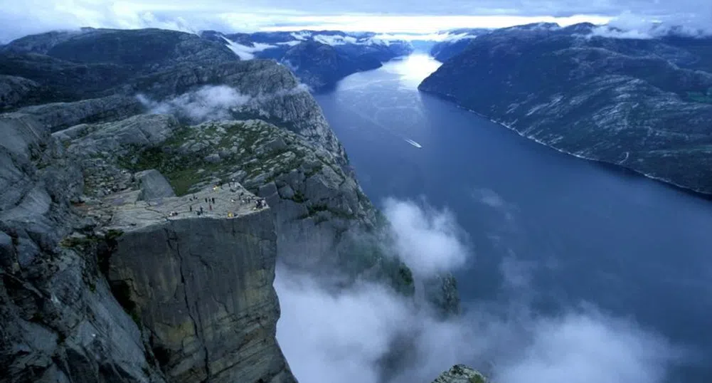 Прекестолен - най-красивата стръмна скала в света
