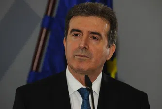 Гръцки министър: Ако искате да станете като България, фалирайте