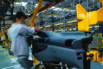 Peugeot Citroën съкращава 8000 работни места
