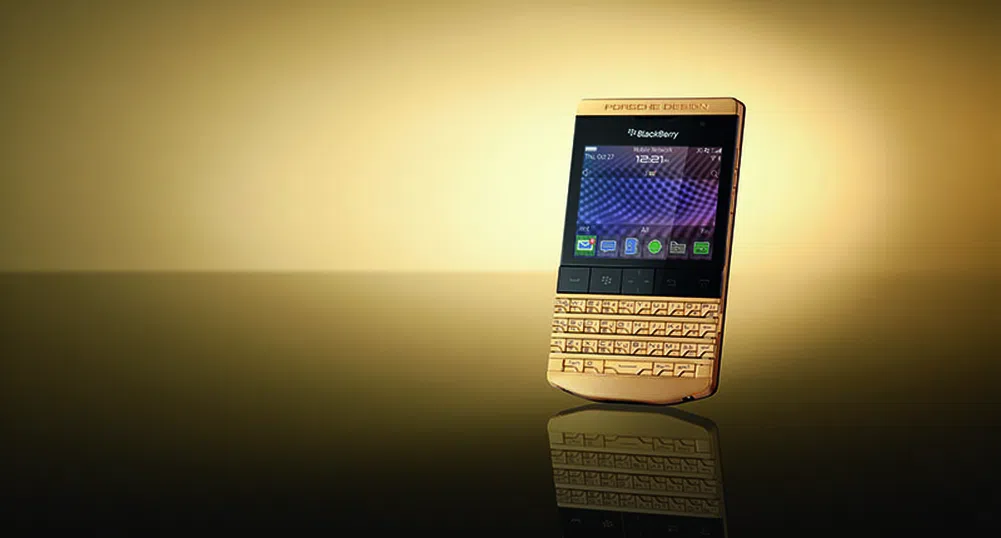 Златнo Blackberry от Porsche Design