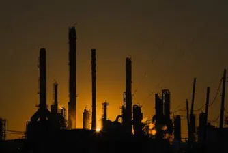 Нефтохим спира да работи заради недостиг на суровина
