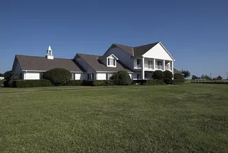 Съосновател на Apple продава ранчото си за 45 млн. долара