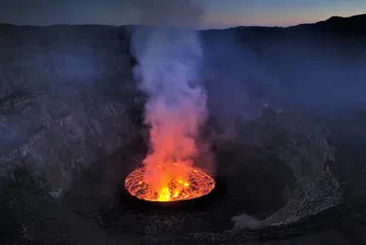 Редки световни чудеса: вулканичните езера от лава