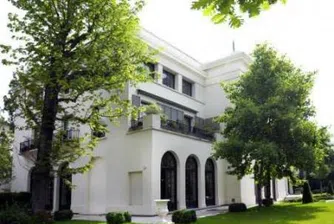 Руски олигарх продава парижкото си имение за 92 млн. долара
