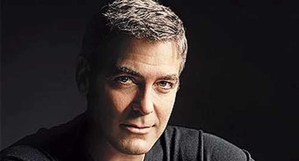 Клуни продава имението си в Италия
