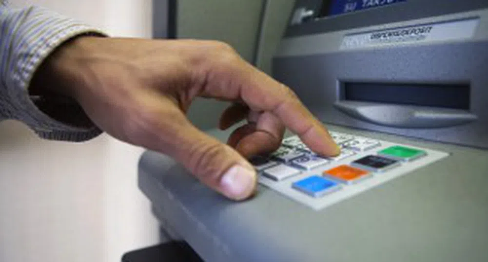 Четирима българи арестувани за кражби от банкомати в Уганда