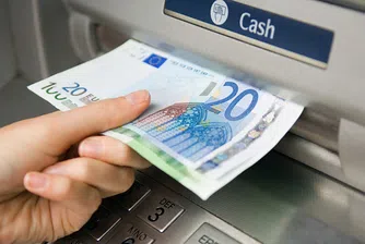 В Полша откраднаха банкомат с трактор