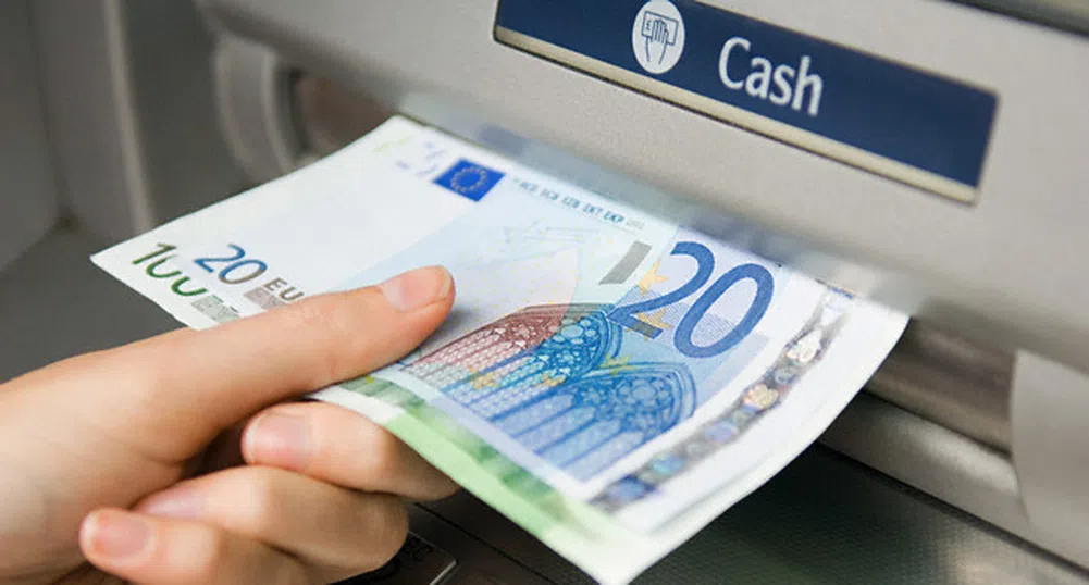 В Полша откраднаха банкомат с трактор