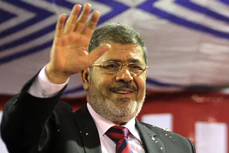 Морси отмени конституцията