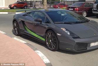 Луксозните коли, с които отиват на лекции студентите в Дубай