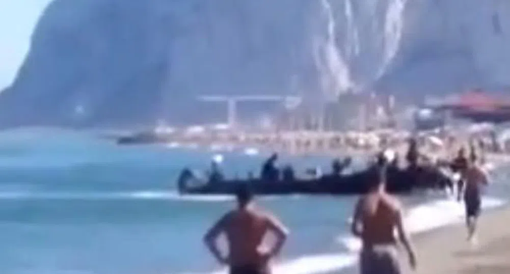 Наркотрафиканти пристигат на испански плаж (видео)