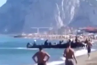 Наркотрафиканти пристигат на испански плаж (видео)
