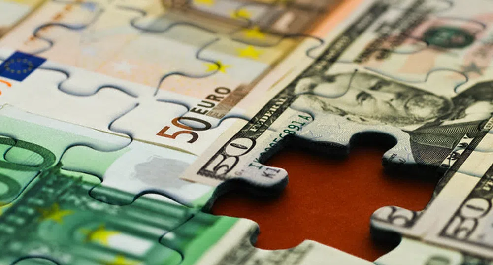 Доларът се стабилизира след коментарите на ръководители във Фед
