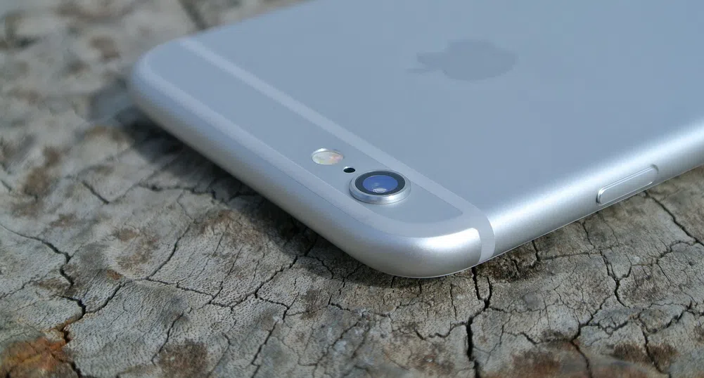 Apple преговаря с Sharp за доставка на OLED дисплеи