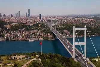 Истанбул ще се бори с трафика с плаващи паркинги