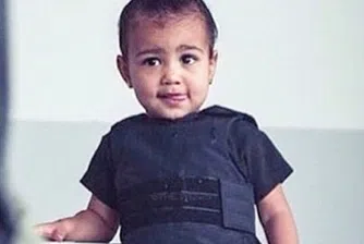 Детето на Ким Кардашиян рекламира бронирана детска блуза