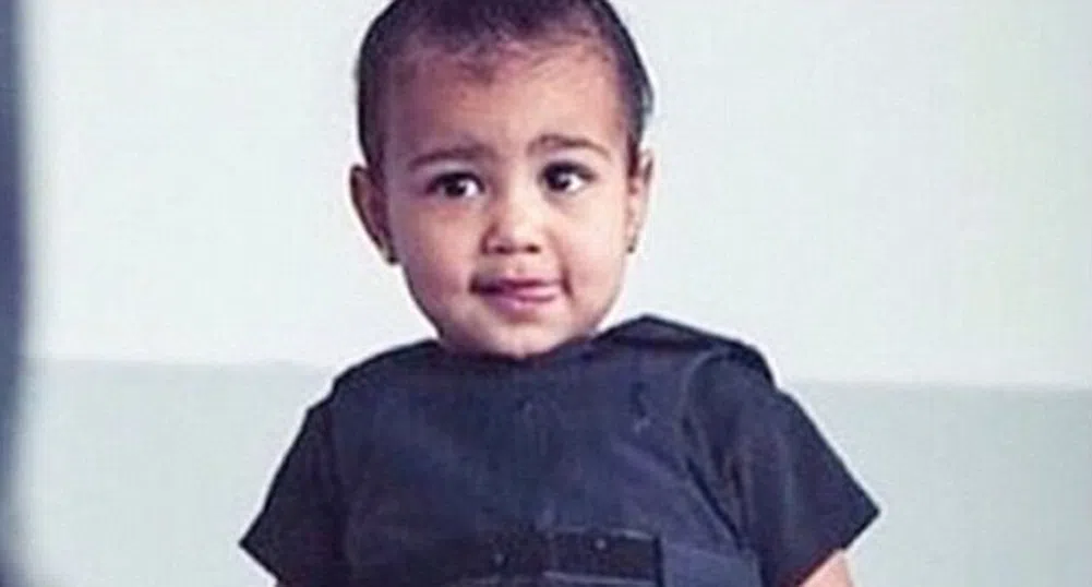 Детето на Ким Кардашиян рекламира бронирана детска блуза