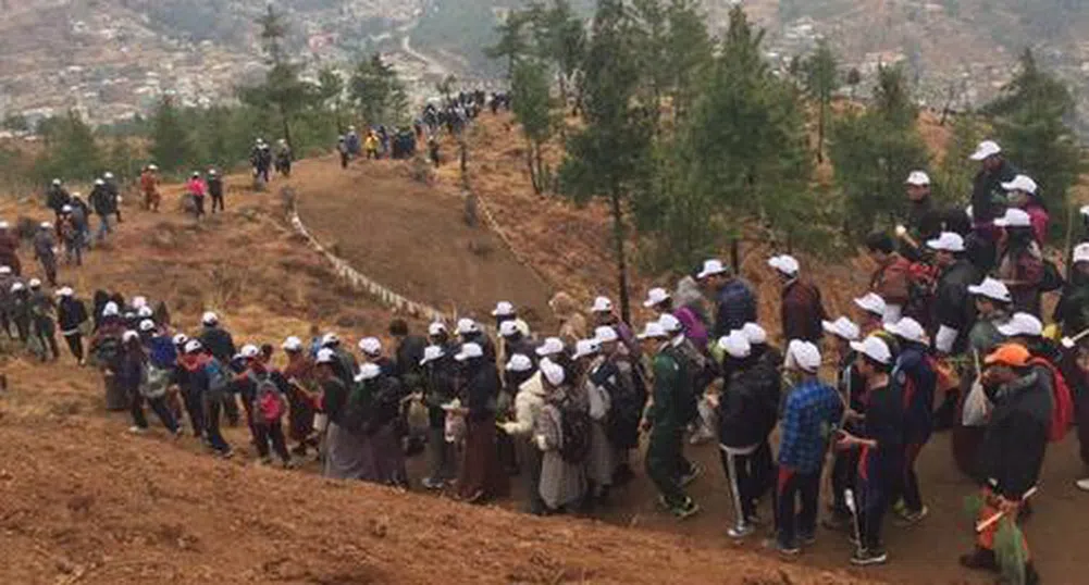 В Бутан засадиха 108 000 дървета в чест на новородения принц