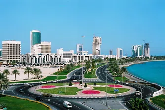 В Катар и полицията кара Porsche (видео)
