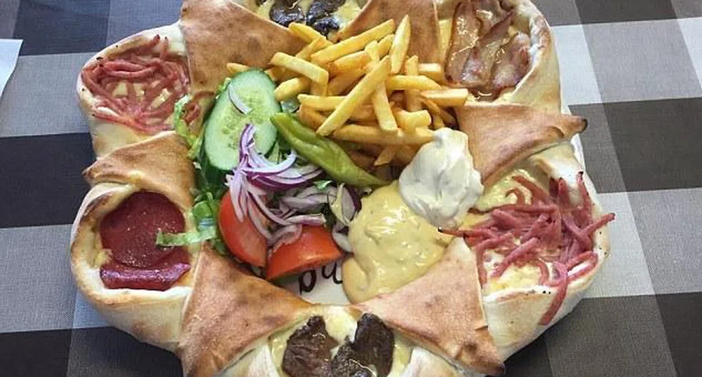 Бихте ли си поръчали тази пица?