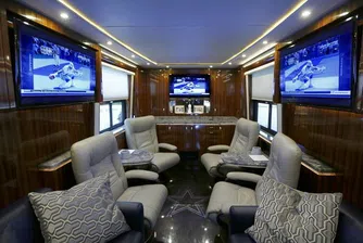 Вижте как изглежда луксозният автобус на Далас Каубойс