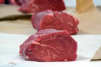 Затвориха месокомбината Меком в Силистра заради развалено месо