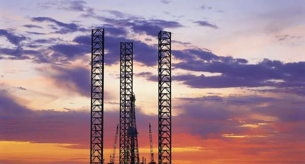 МАЕ: Петролът ще поскъпне до 86 долара за барел до 2015 г.