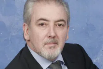 Питат Конституционния съд за статута на Пеевски