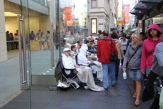 Стотици хора на опашки за iPhone 5 в Сидни, Токио и Хонконг