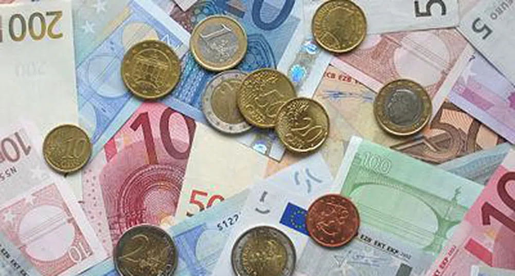 Еврото все още позиционирано за тест на 1.4280