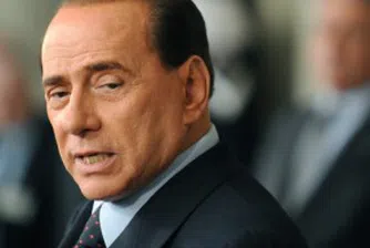 Берлускони поиска отпуск от общественополезния труд