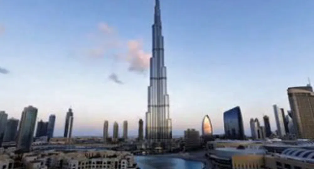 Най-високият небостъргач в света става розов тази вечер
