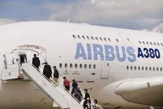 Boeing в конкурентен спор с Airbus на изложението в Париж