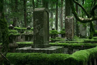 В най-голямото гробище в Япония почиват над 200 000 души