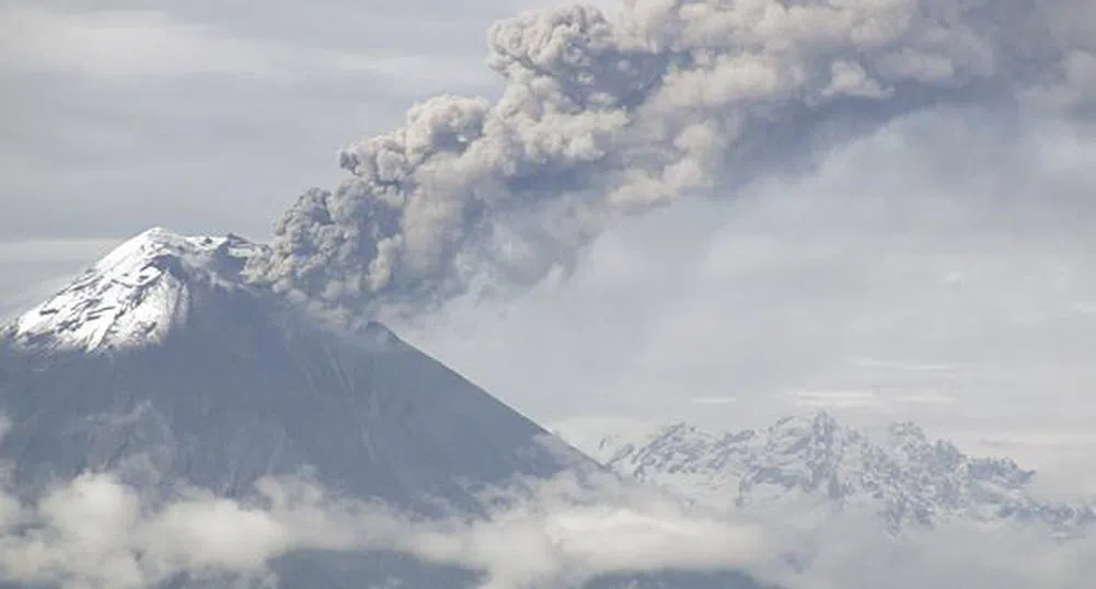 Вулкани продължават да тормозят света