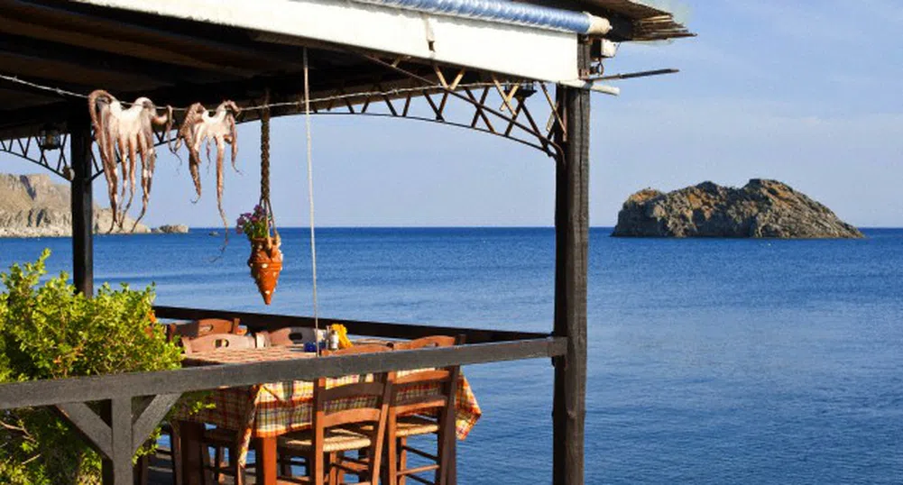 Фиксирани цени в гръцките плажни заведения, 30% по-евтино
