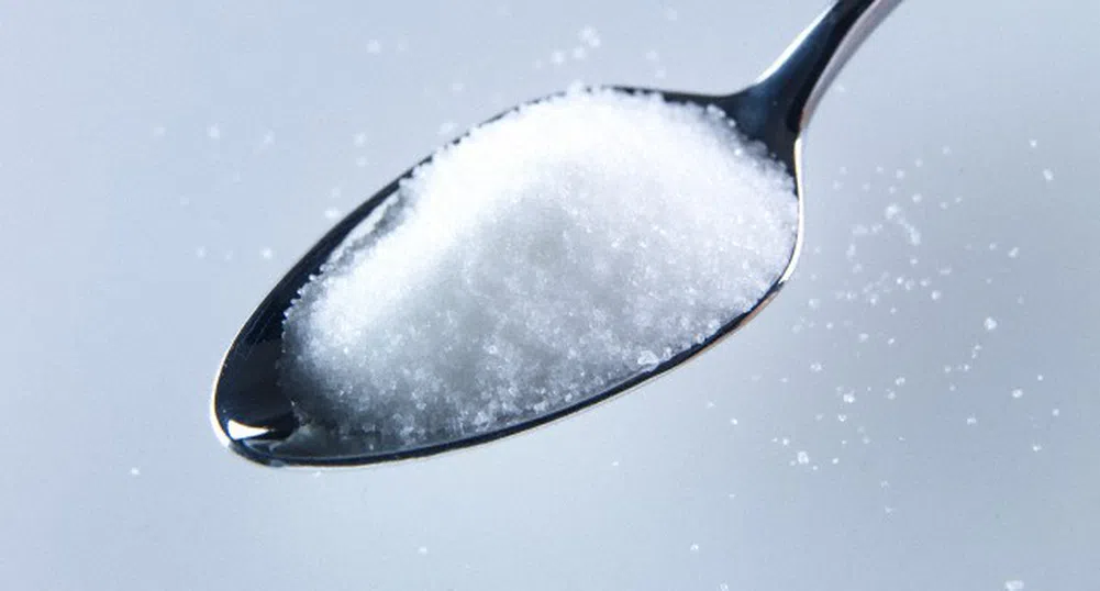 Учени: Захарта е вредна колкото алкохола и цигарите