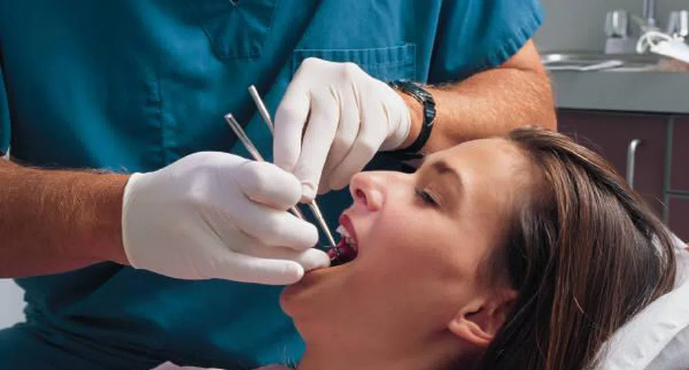 Застраховател обезщетява стоматолози