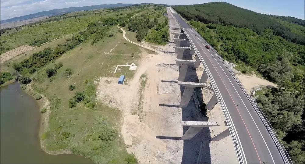 Вижте как върви ремонтът на виадуктите на Тракия (снимки)