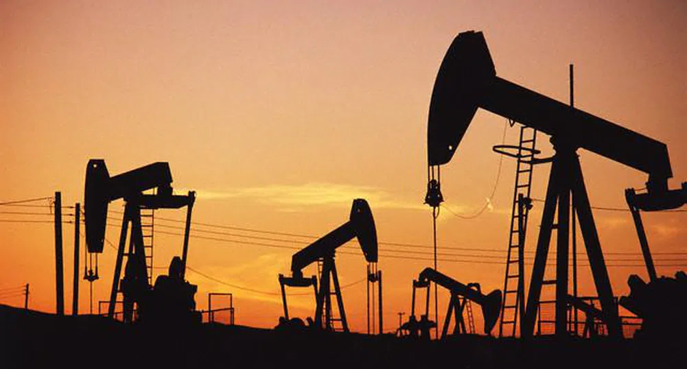 Цената на петрола днес се движи около 102 долара за барел