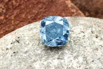Син диамант за 10 млн. долара откриха в Южна Африка